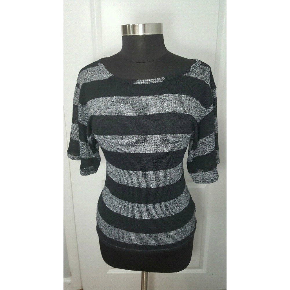 Guess Womens Sz S Black Gray Knit Shirt Top Short